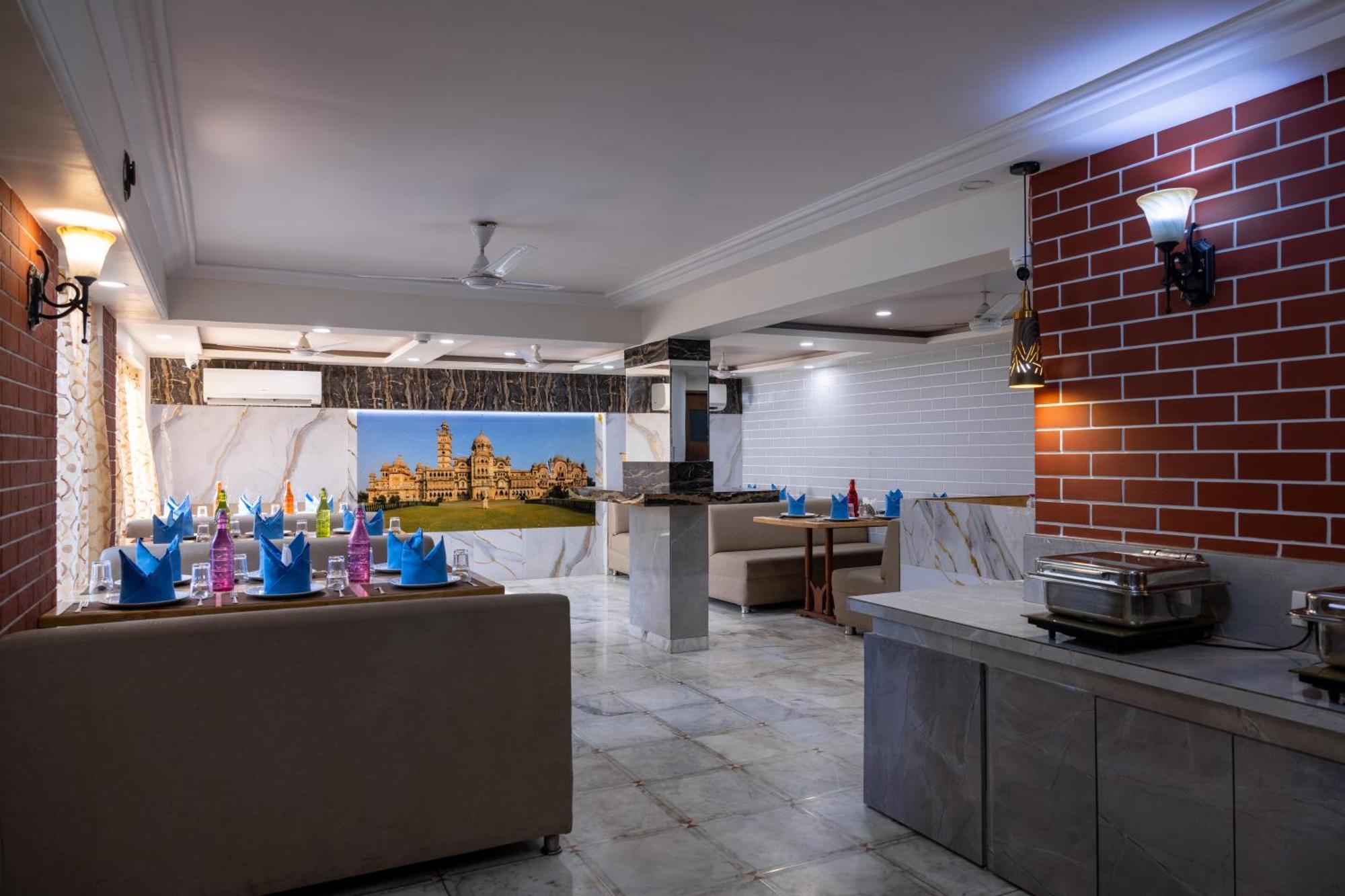 Alba Premier, Vadodara Exterior foto