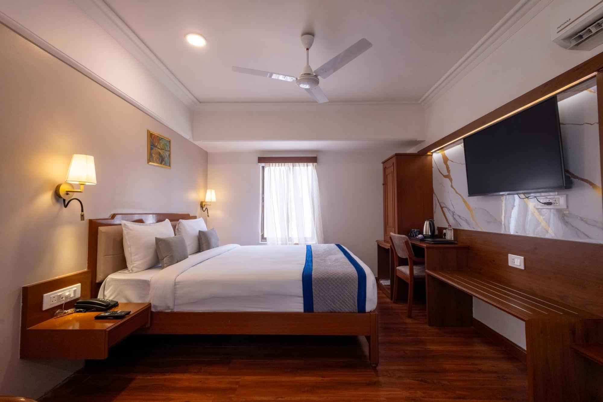 Alba Premier, Vadodara Exterior foto